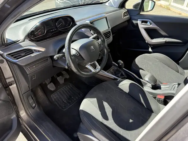 Peugeot 2008 view 9