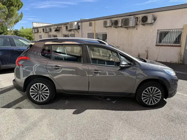 Peugeot 2008 view 4