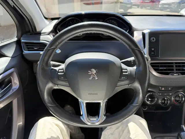 Peugeot 2008 view 16