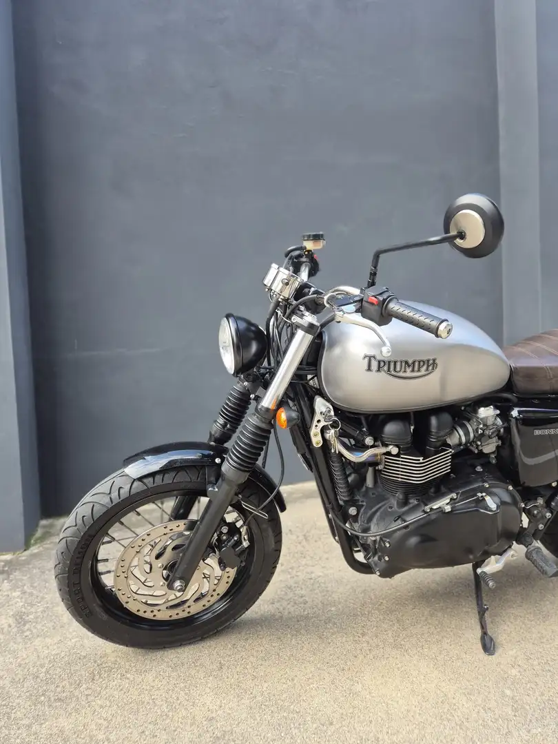 Triumph Bonneville T100 Cafè Racer Mr. Martini Stříbrná - 1