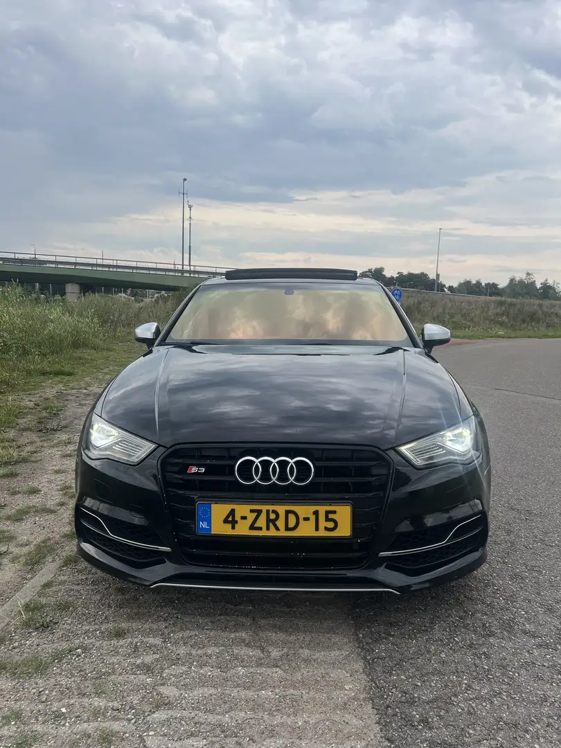 Audi S3 2.0 TFSI Milltek | Pano | B&O Černá - 2