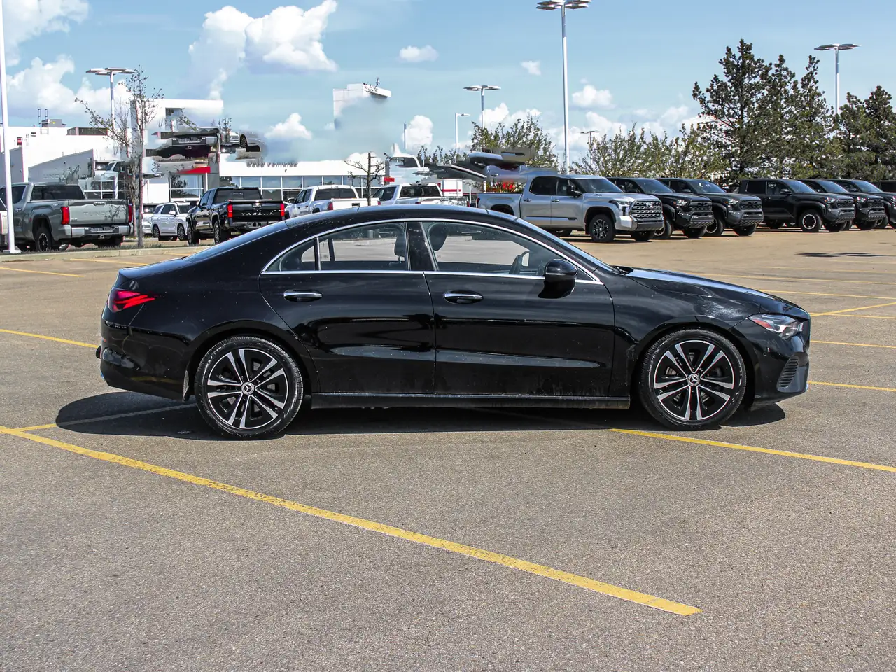 Mercedes-Benz CLA снимка Mercedes-Benz CLA
