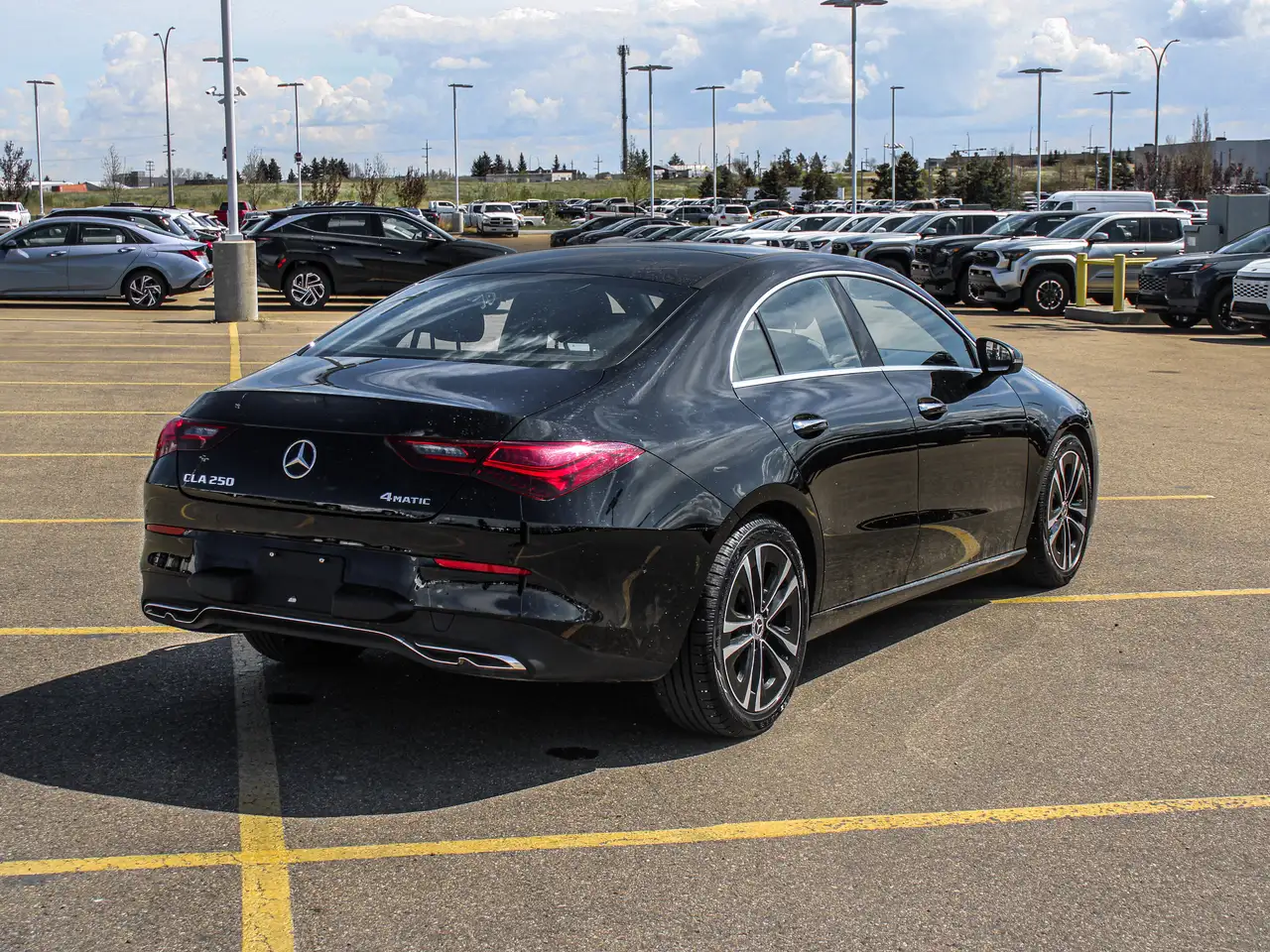 Mercedes-Benz CLA снимка Mercedes-Benz CLA