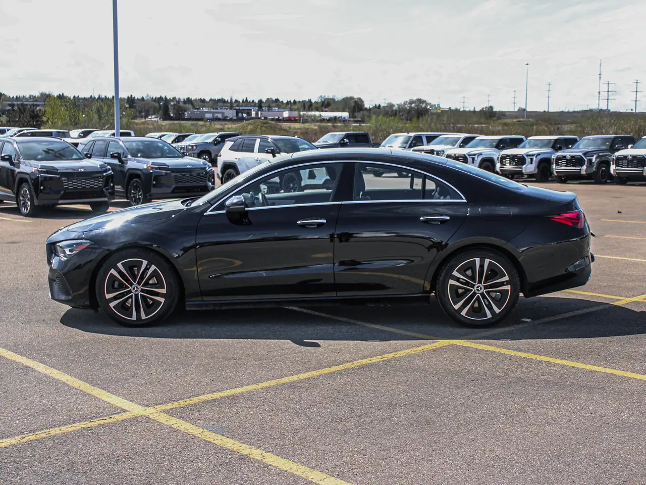 Mercedes-Benz CLA снимка Mercedes-Benz CLA