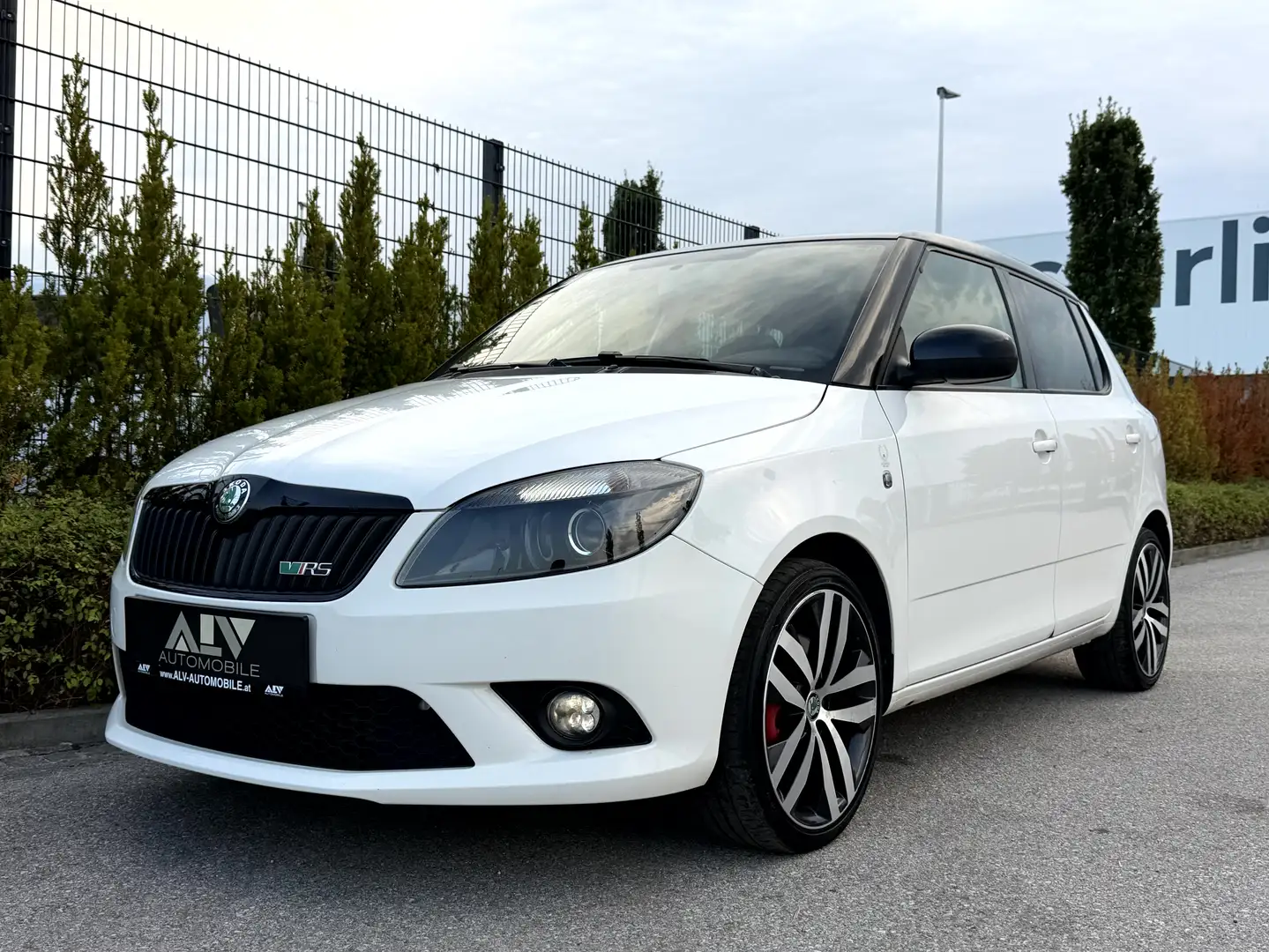 Skoda Fabia RS TSI DSG Schiebedach Weiß - 1