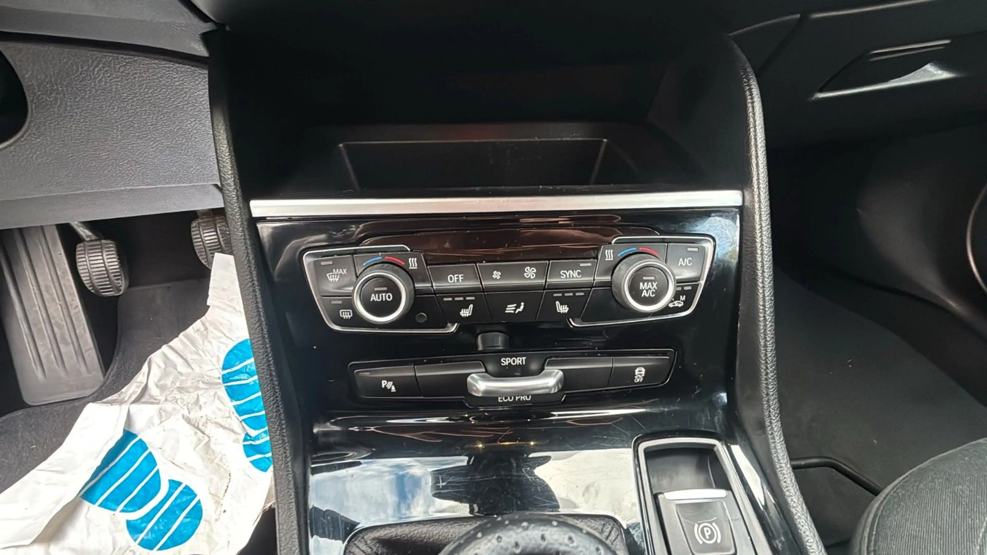 BMW 216 2 Active Tourer — photo 15