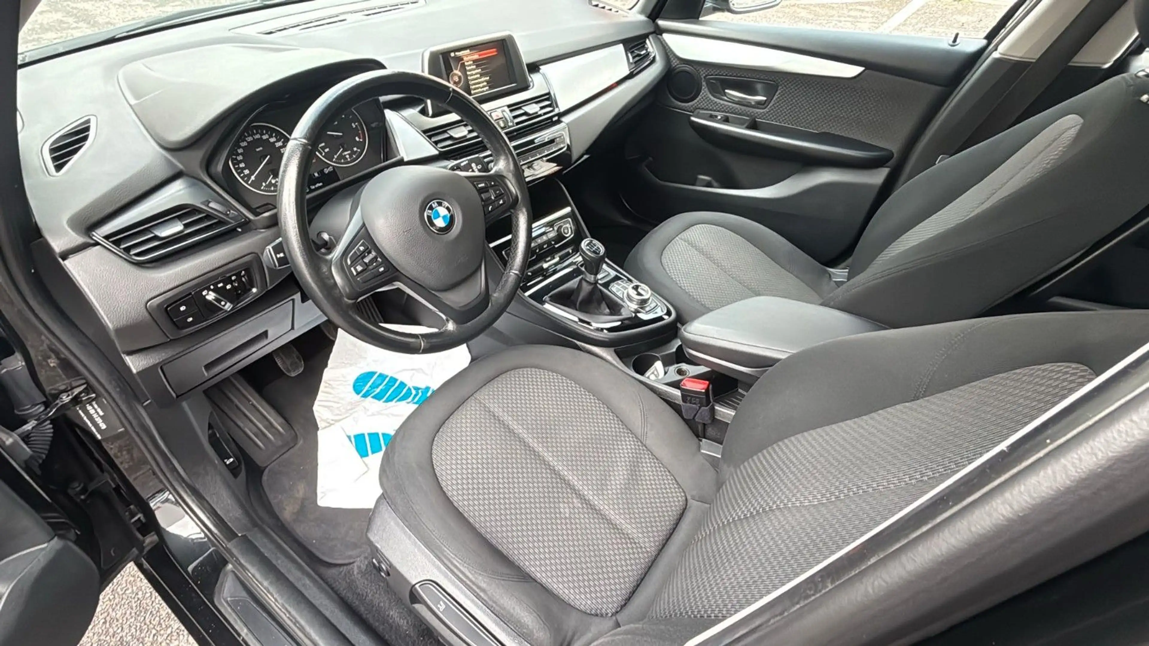 BMW 216 2 Active Tourer — photo 10