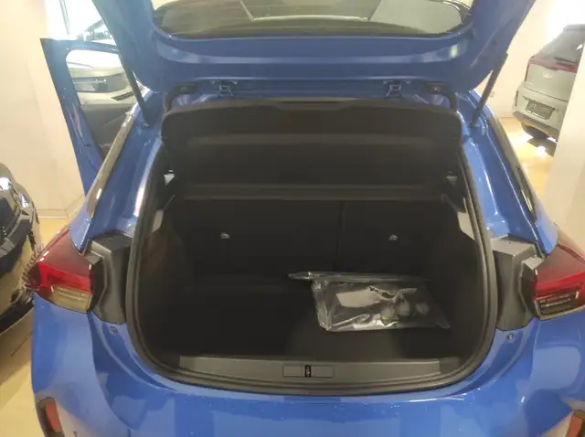 Opel Corsa view 9
