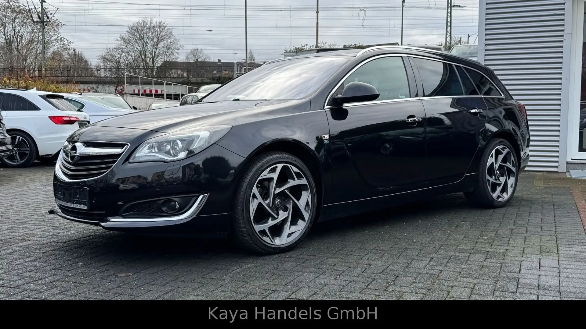 Opel Insignia A Sports Leder/Navi/Xenon/1.Hd/OPC line Noir - 1