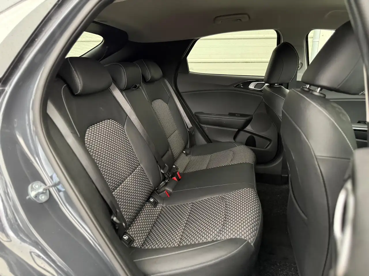 Kia XCeed Gold 1.6 T-GDi DCT Navi*Android Auto*Teilleder*... 13