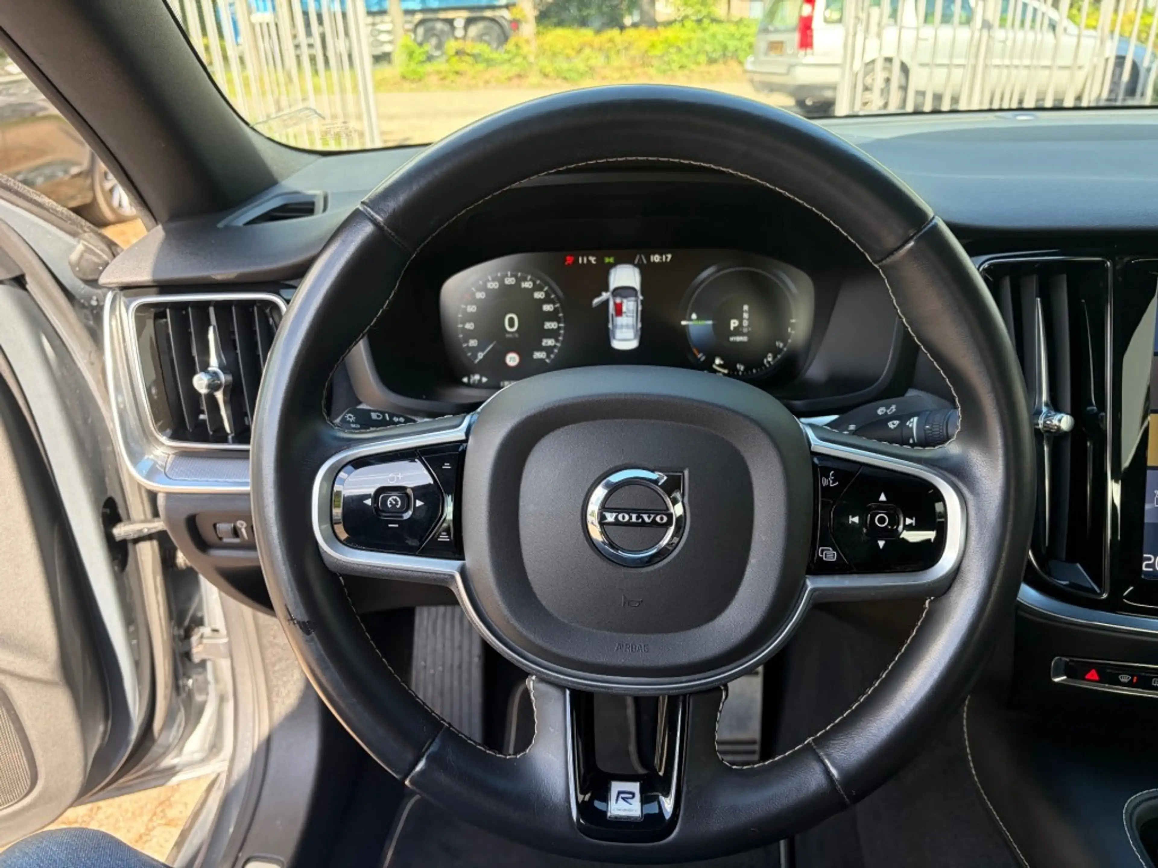 Volvo S60 T6 AWD R-Design Plug In Pilot Assist Adaptive Crui — photo 12