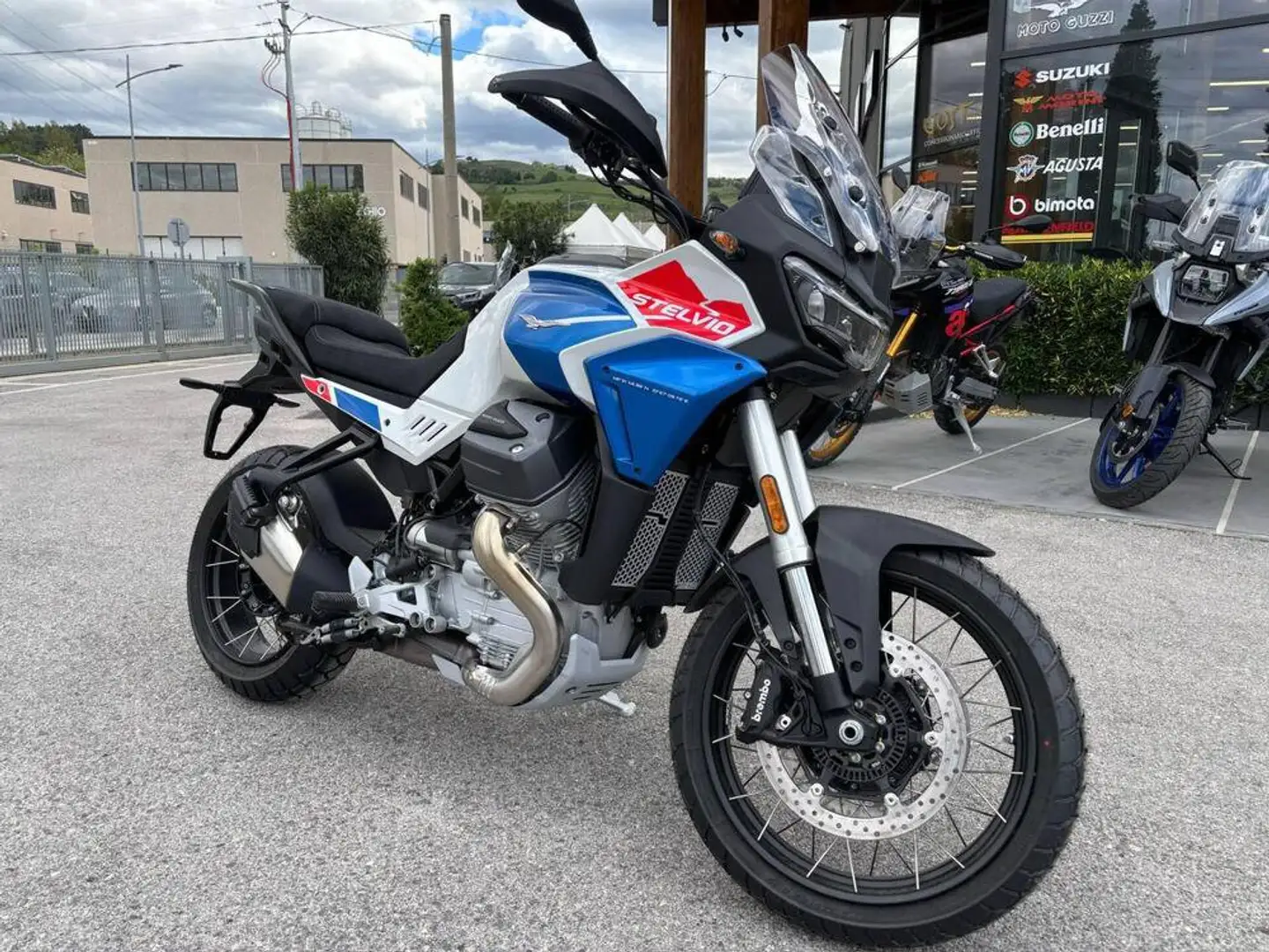 Moto Guzzi Stelvio 200 TRIBUTO - 2