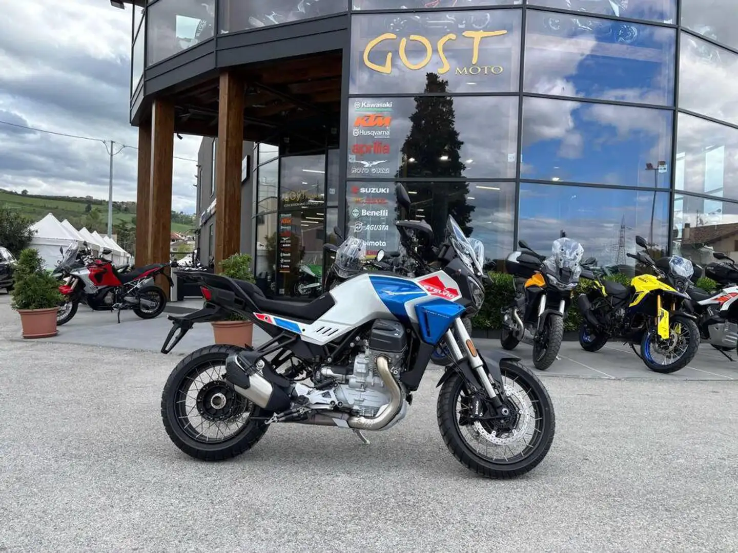 Moto Guzzi Stelvio 200 TRIBUTO - 1