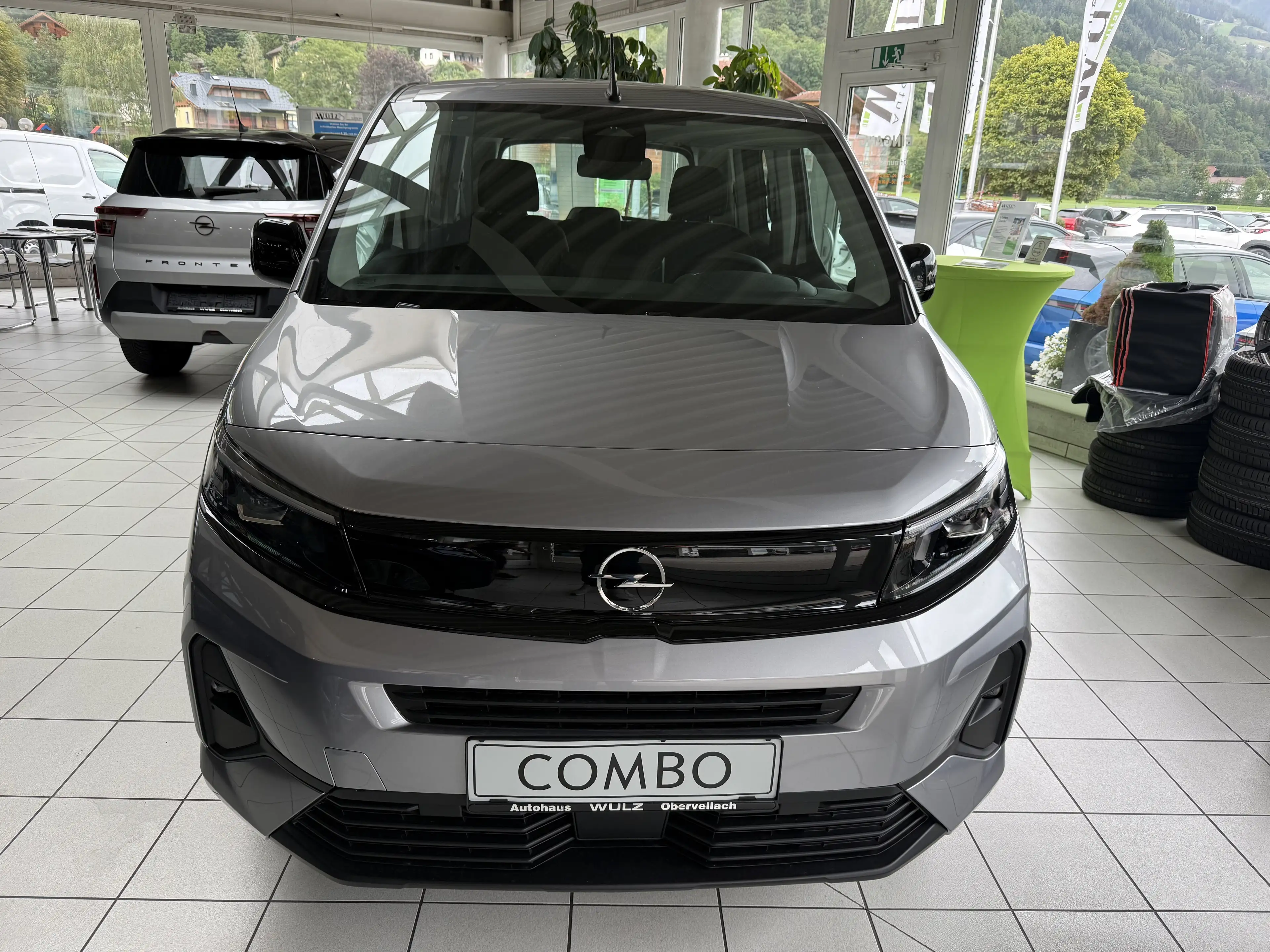 Opel Combo Life 1.2 Edition L — photo 3