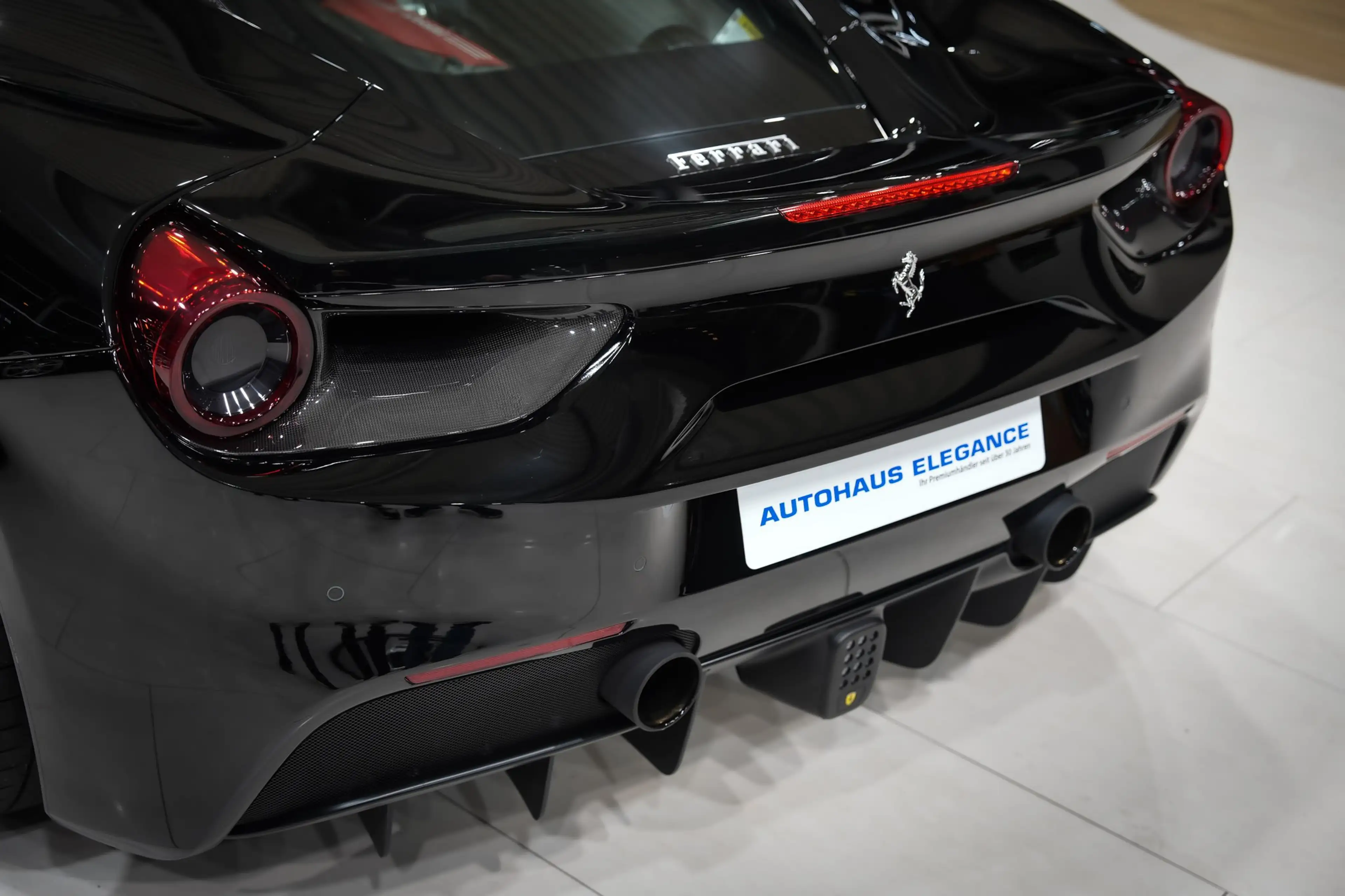 Ferrari 488 GTB*CARBON-LED*RACING-SEATS*JBL*1.HAND* — photo 10