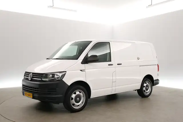 Volkswagen Transporter view 9