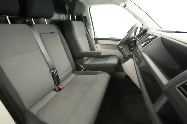 Volkswagen Transporter view 11