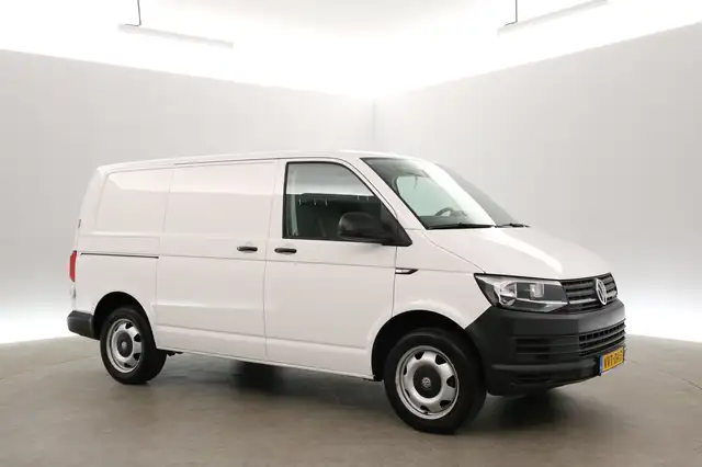 Volkswagen Transporter view 6