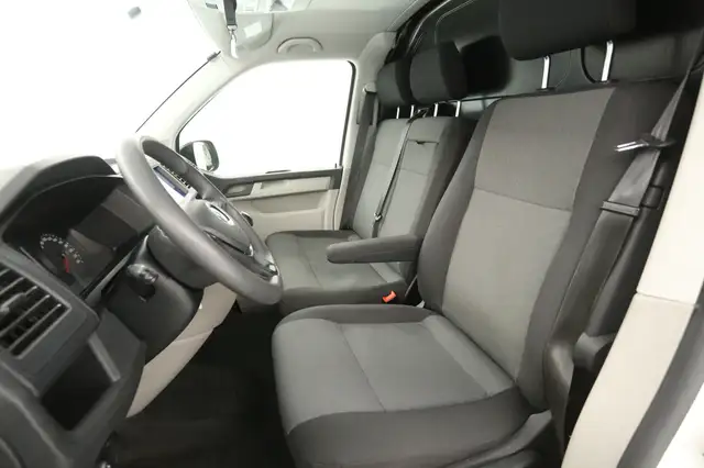 Volkswagen Transporter view 10