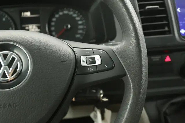 Volkswagen Transporter view 16