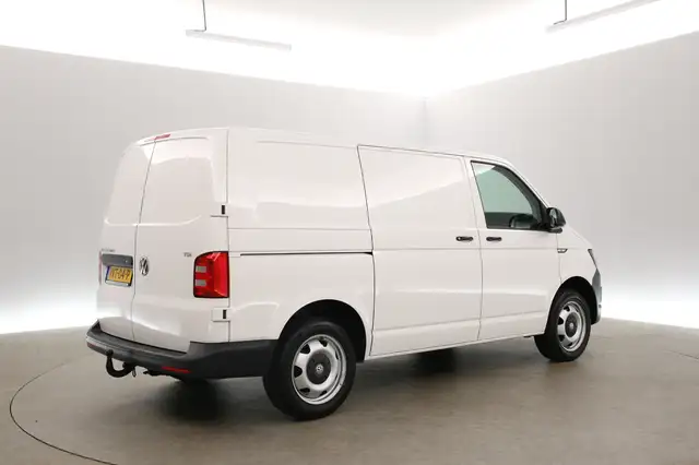 Volkswagen Transporter view 27