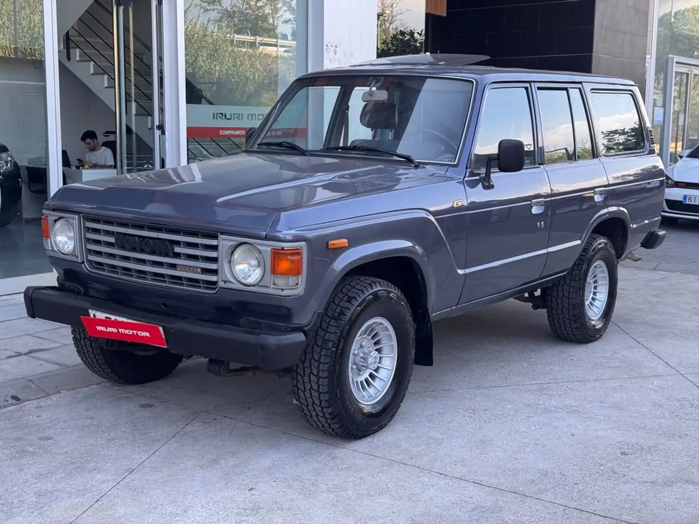 Toyota Land Cruiser HJ 60 4.0 6 cilindros Wagon 4x4 Gris - 2