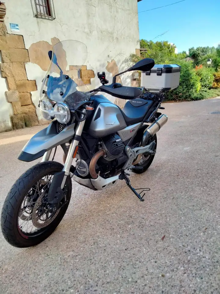 Moto Guzzi V 85 TT