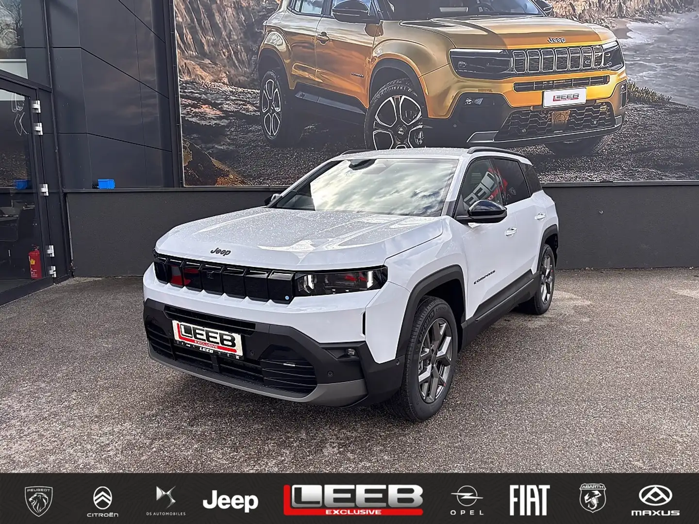 Jeep Compass 1.2 e-Hybrid First Edition e-DCT6 inkl. Komfort... Weiß - 1
