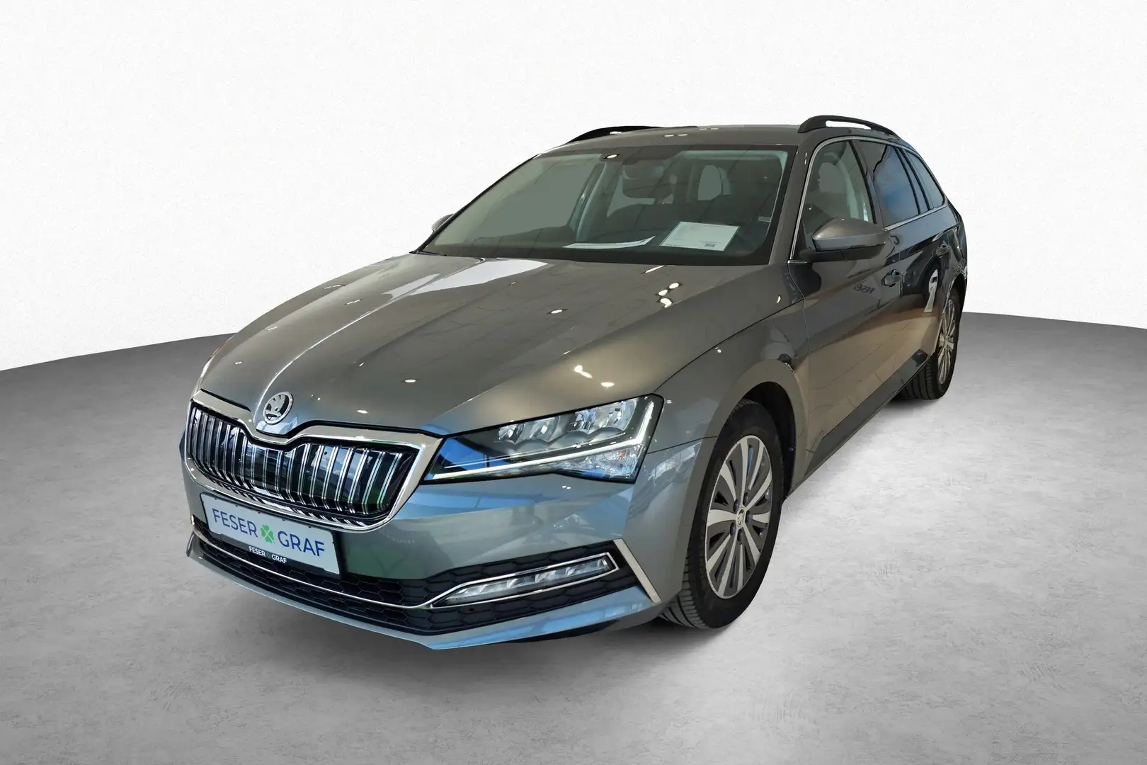 Skoda Superb Ambition iV 1.4TSI/218PS/AHK/SHZ/DCC/NAVI Grau - 1
