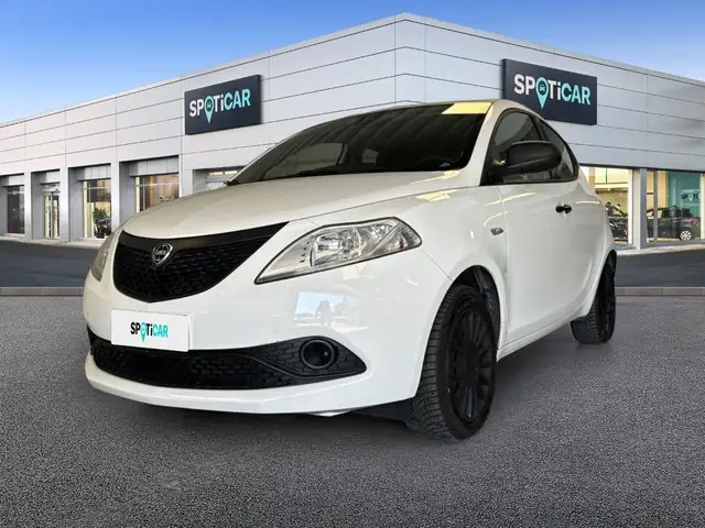 Lancia Ypsilon 1.2 69cv Elefantino Blue