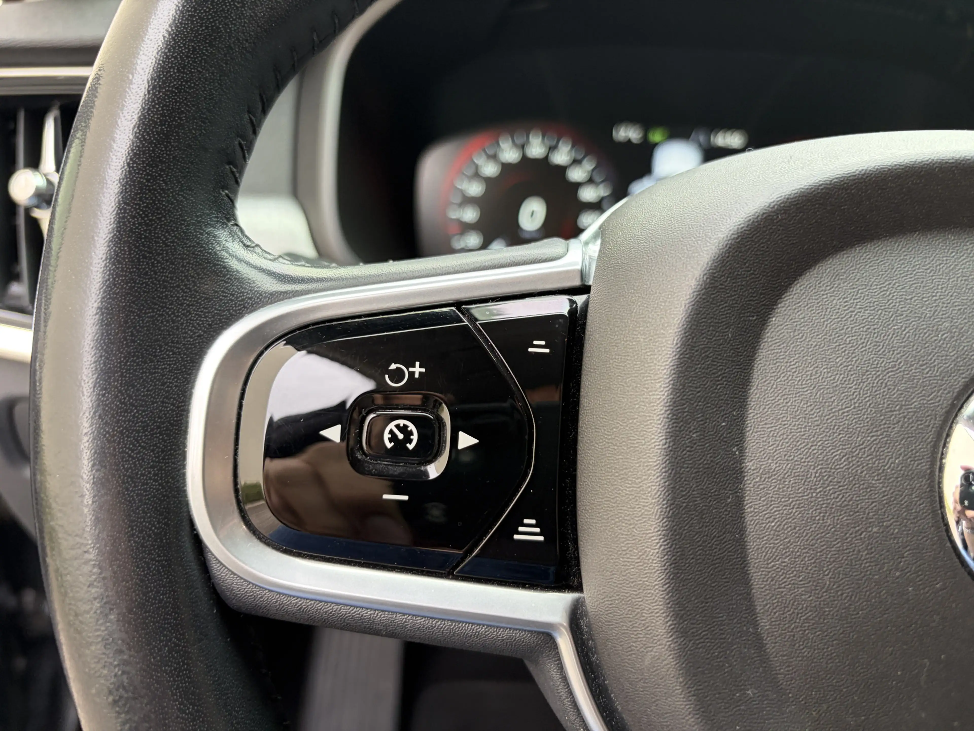 Volvo S90 2.0 T4 R-Design / AUTOMAAT / LEER / MEMORY / 167dk — photo 14