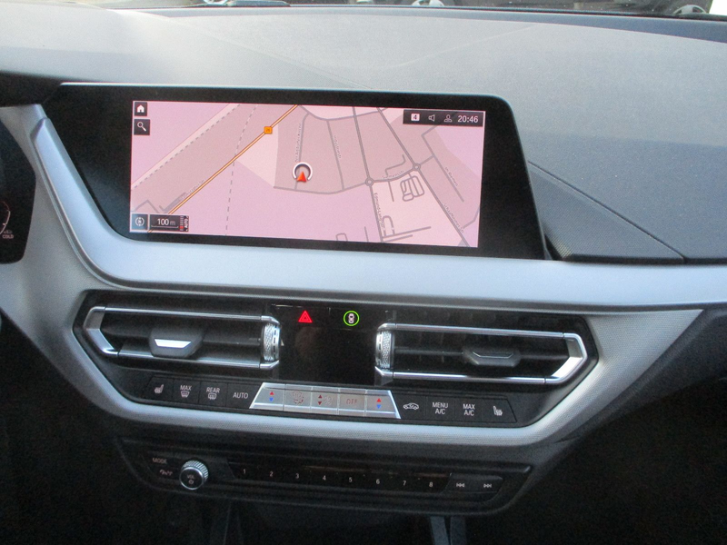 BMW 118 d NAVI HEAD SPURH LED AHK SITZH TEMP PDC — photo 9