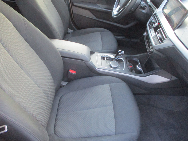 BMW 118 d NAVI HEAD SPURH LED AHK SITZH TEMP PDC — photo 15