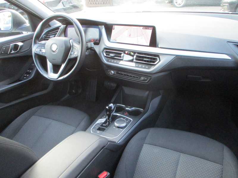 BMW 118 d NAVI HEAD SPURH LED AHK SITZH TEMP PDC — photo 16