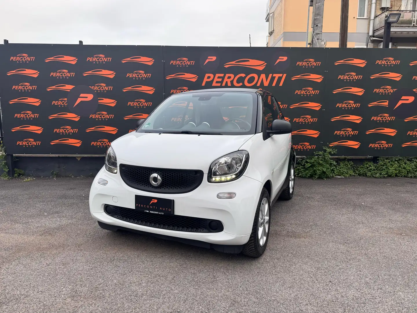 smart forTwo 1.0 Youngster 71cv twinamic Weiß - 1