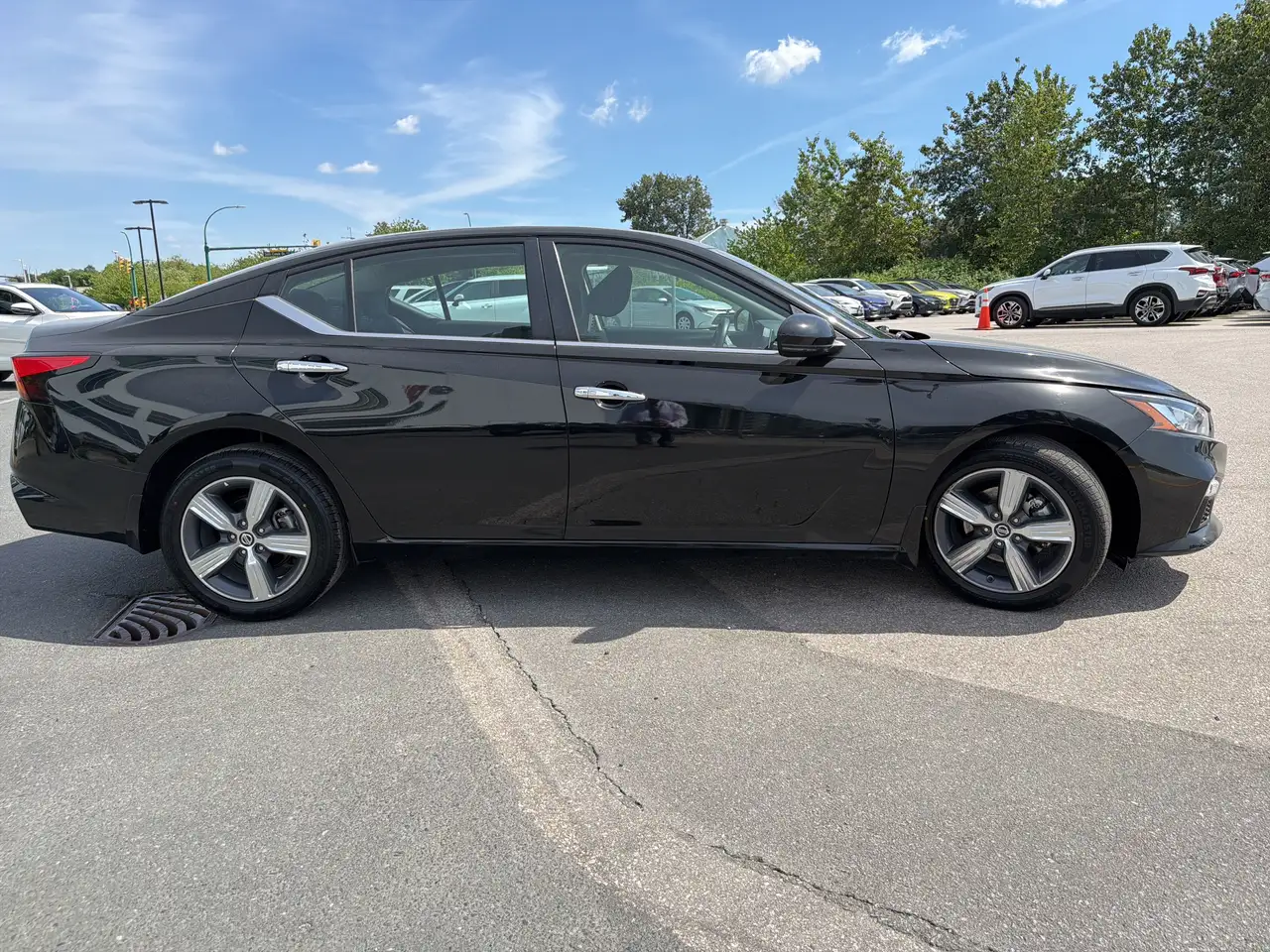 Nissan Altima снимка Nissan Altima