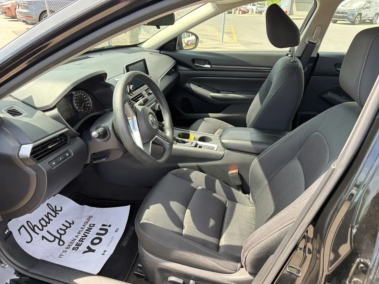 Nissan Altima снимка Nissan Altima