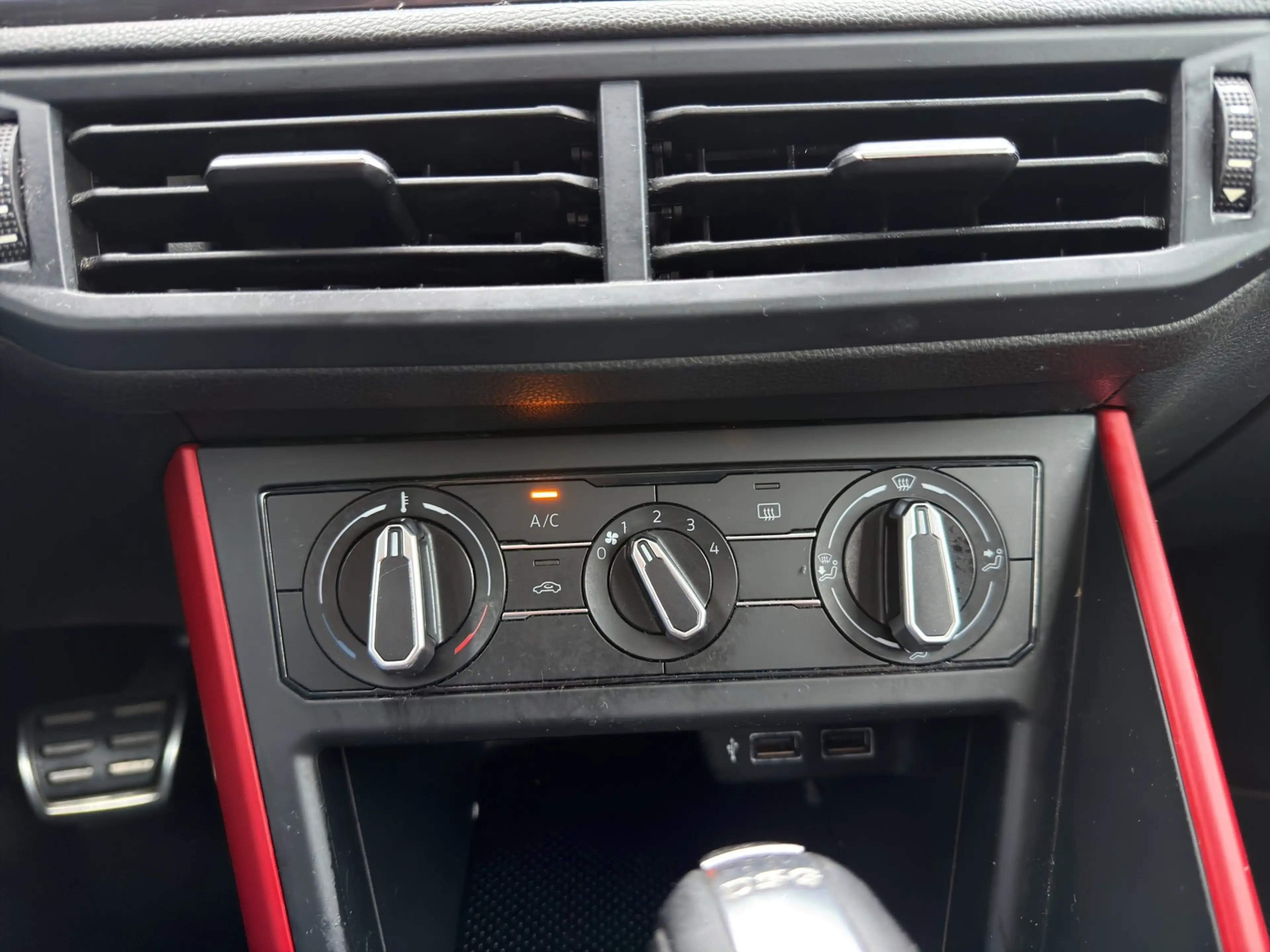 Volkswagen Polo 1.6 TDI Highline Business R | Pano | DigiDash | Le — photo 13