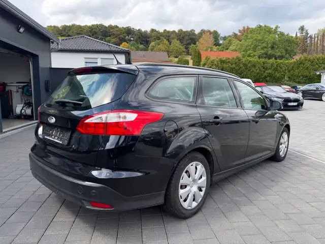 Ford Focus view 6