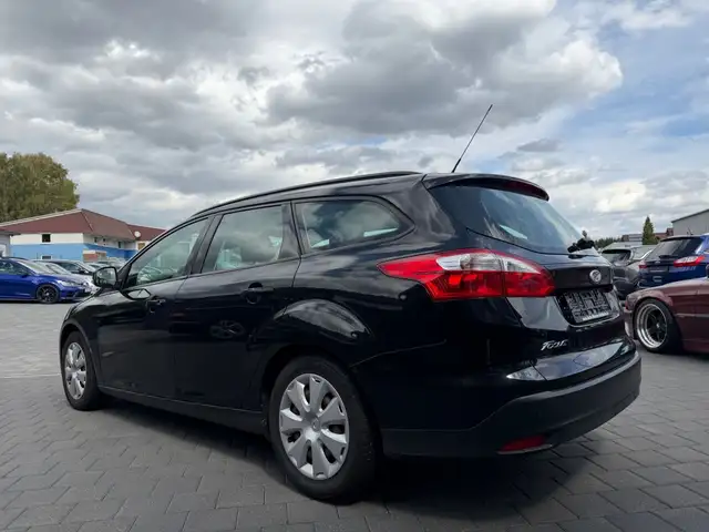 Ford Focus view 4