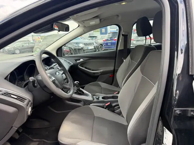Ford Focus view 8