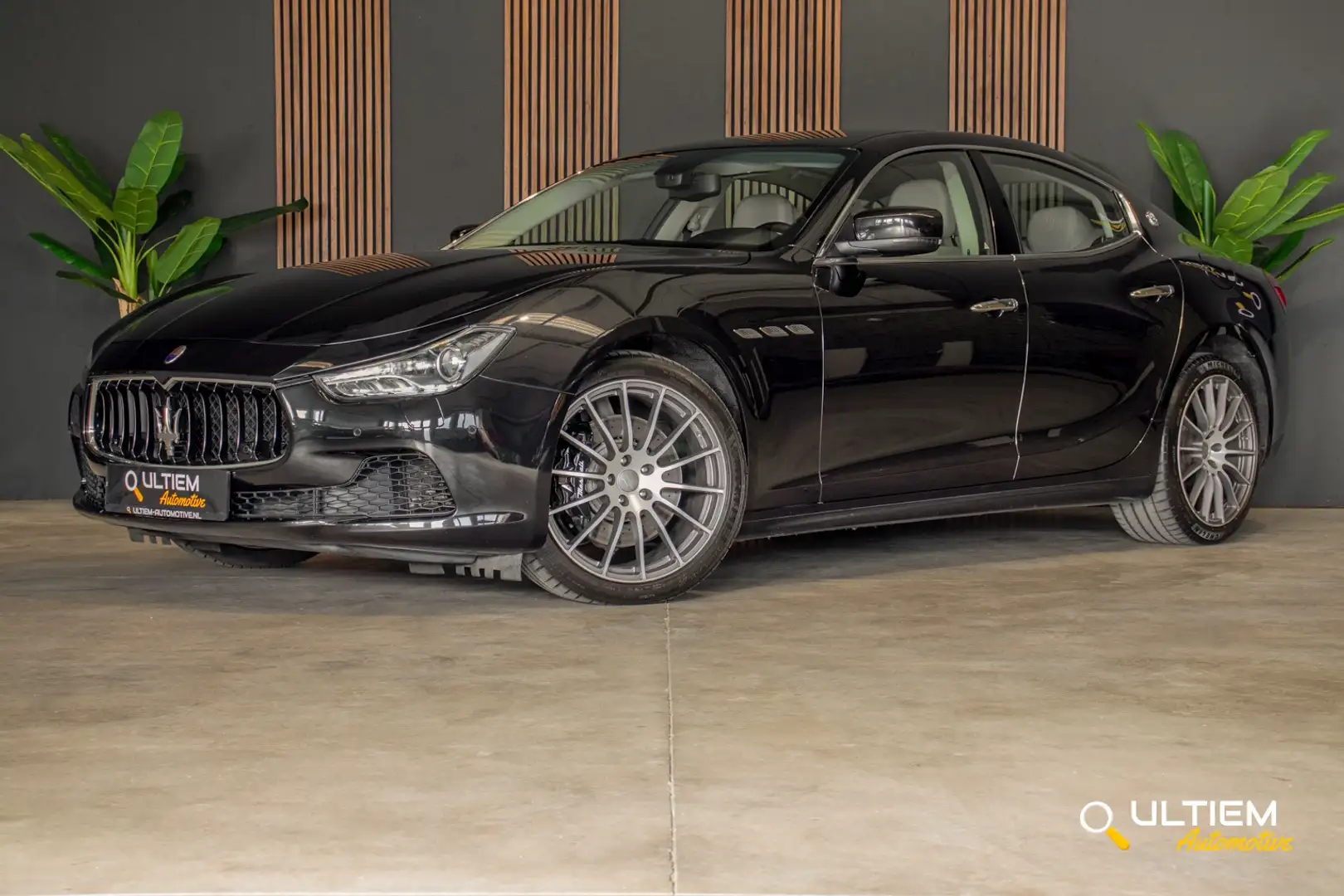 Maserati Ghibli 3.0 S Q4 2015 NEW ENGINE Zwart - 1