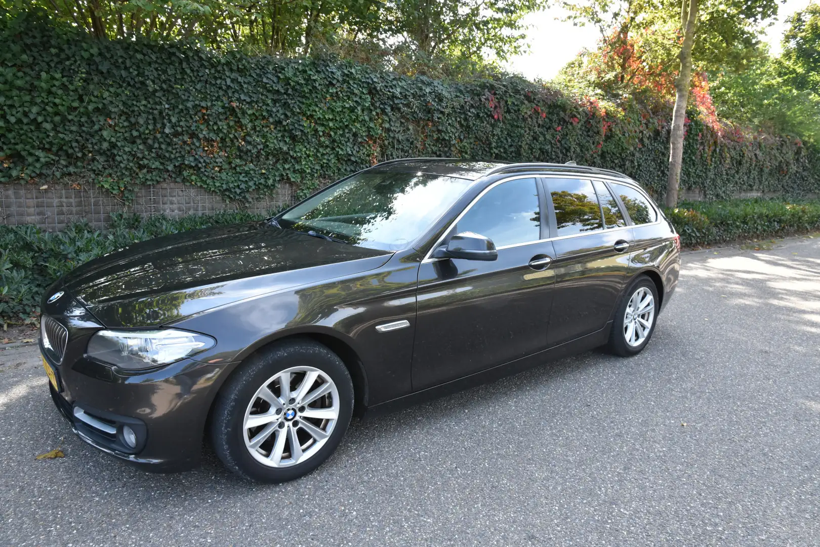 BMW 520 5-serie Touring 520d Executive | PANORAMA DAK | LE Bruin - 2