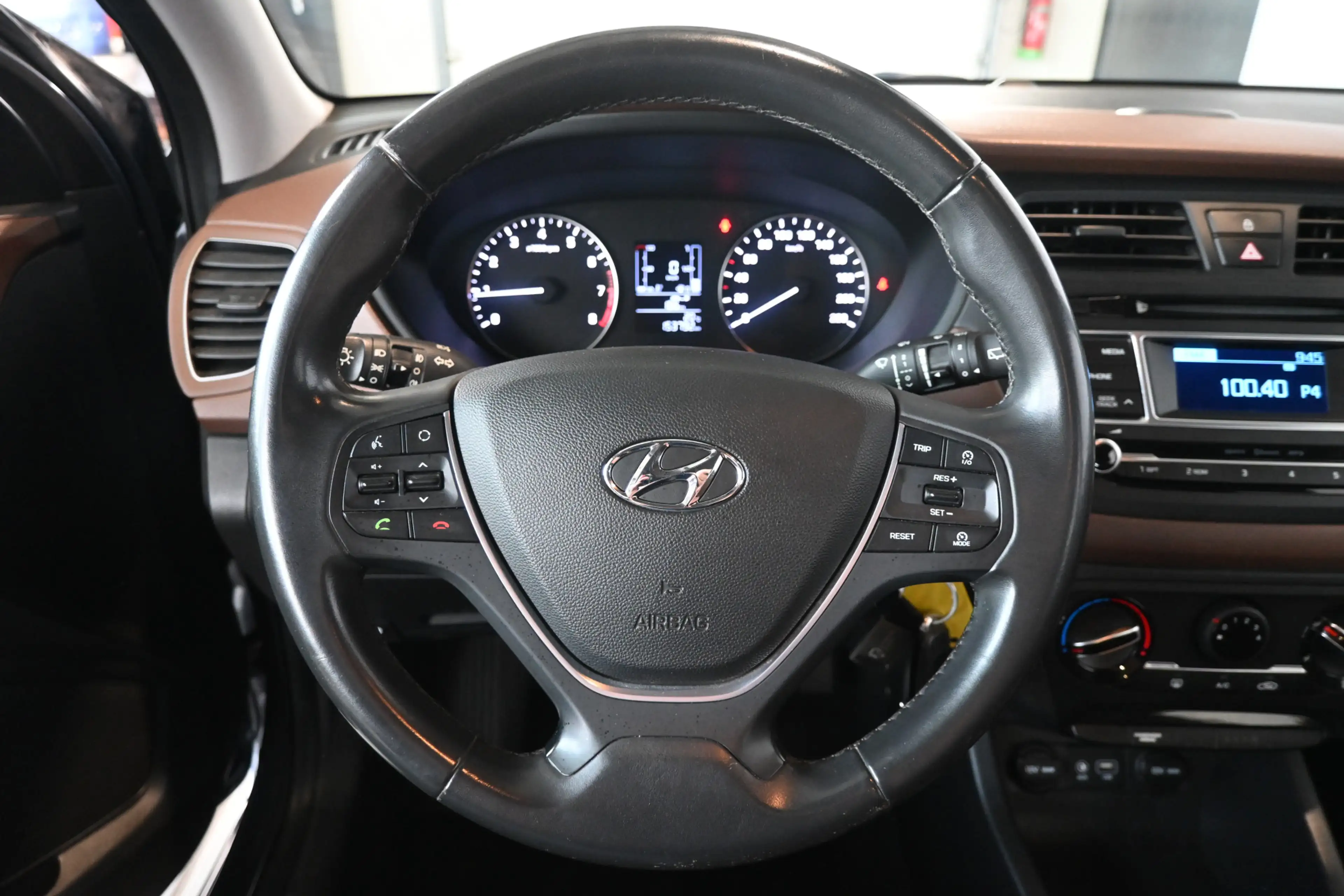 Hyundai i20 1.2 HP i-Motion Nap! Airco Cruise control Trekhaak — photo 6