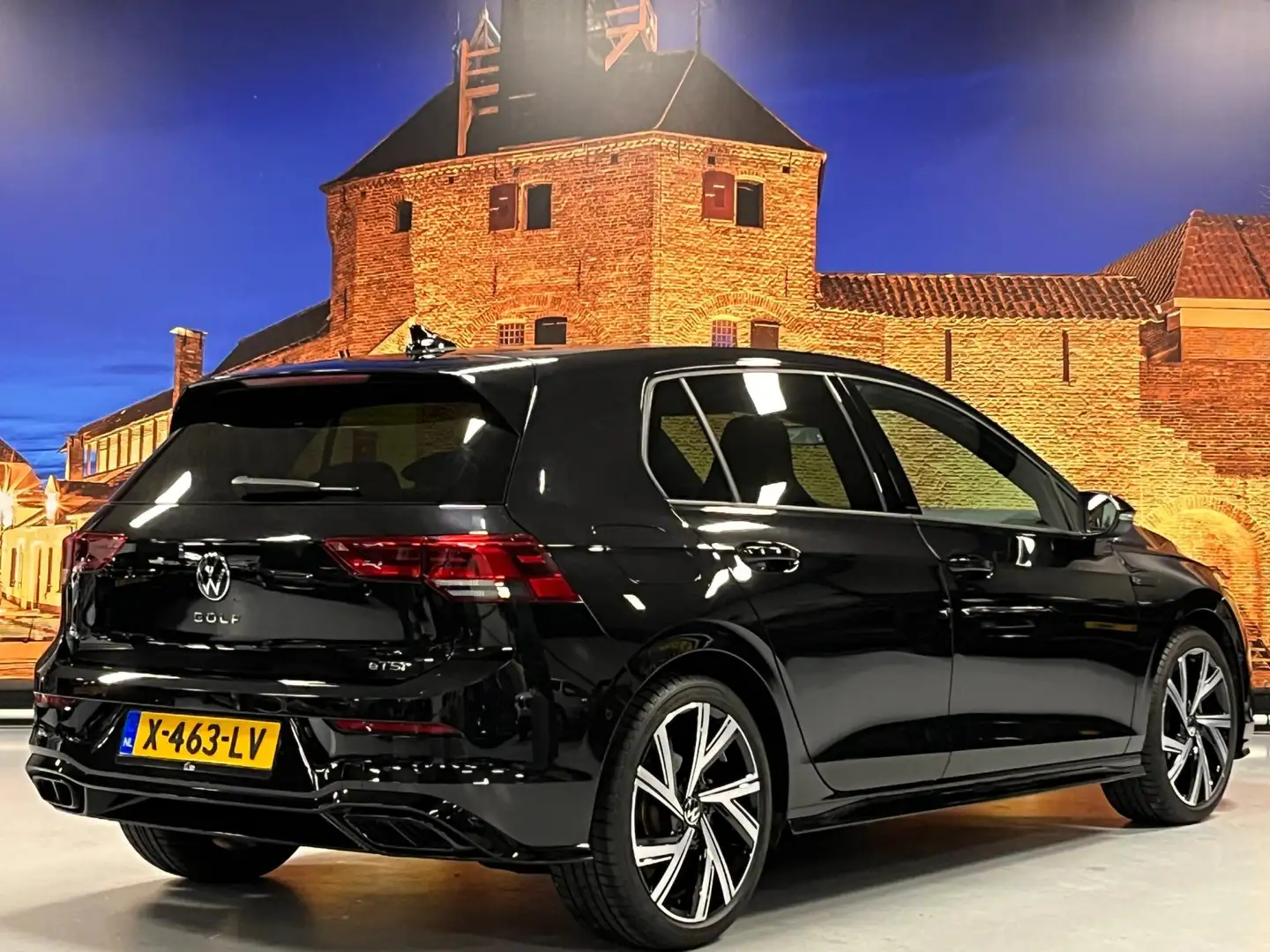Volkswagen Golf 1.5 eTSI R-Line Automaat ACC LED Camera Nero - 2