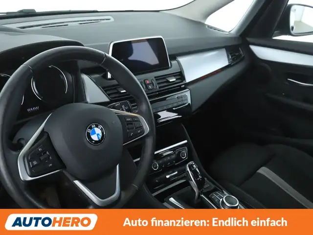 BMW 2 Series view 11
