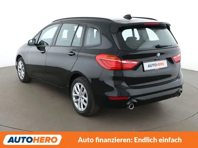 BMW 2 Series view 4