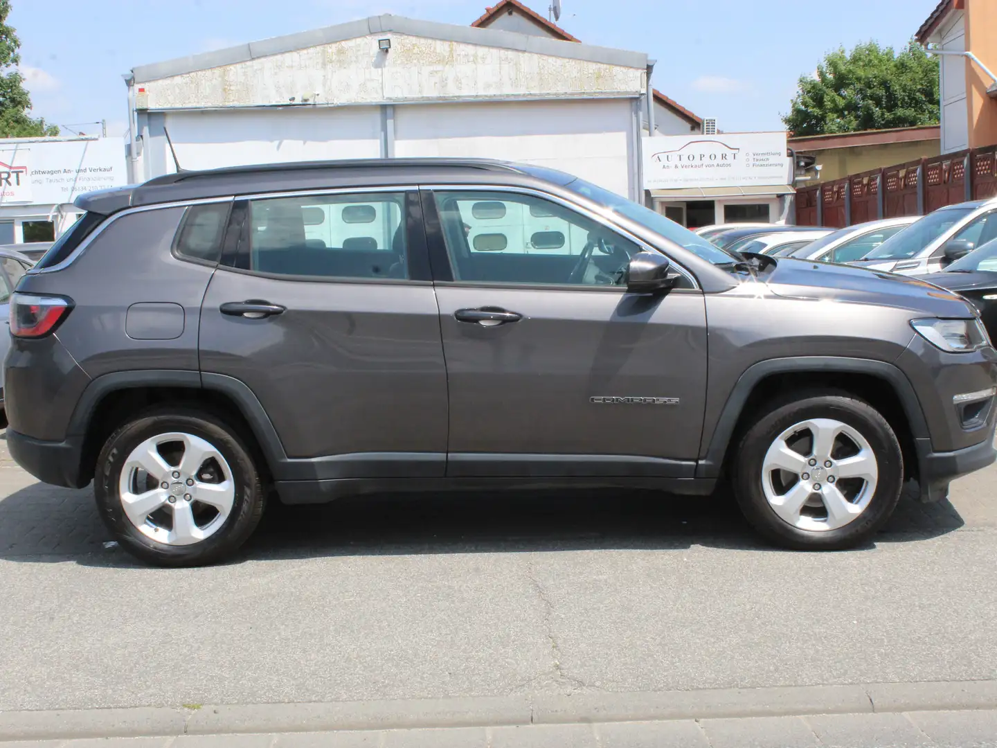 Jeep Compass Longitude FWD Grau - 2