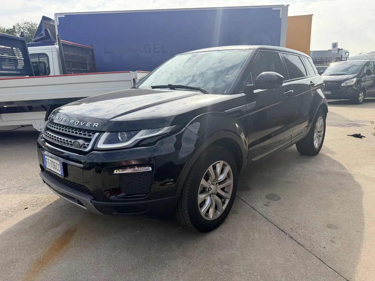 Land Rover Range Rover Evoque 5p 2.0 td4 SE 150cv auto — photo 1 of 8
