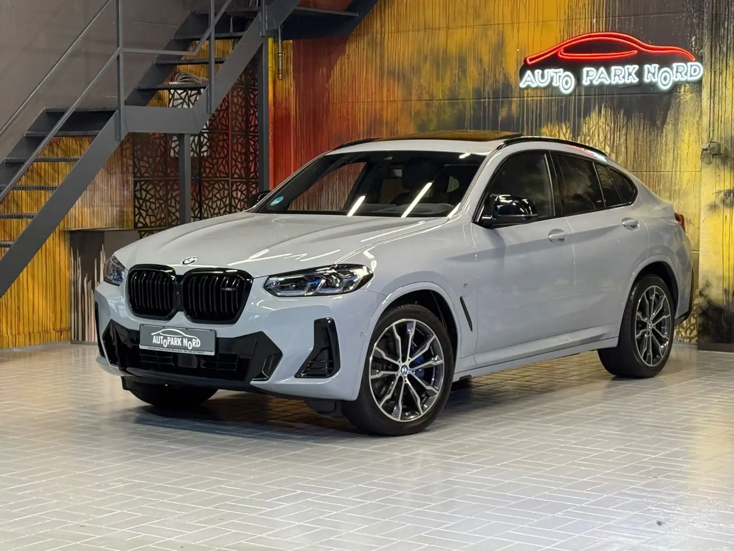 BMW X4 M d~PANO~LASER~KAMERA 360~HARMAN&KARDON~HUD Schwarz - 1